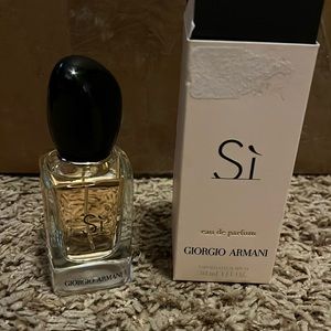 Si Giorgio Armani